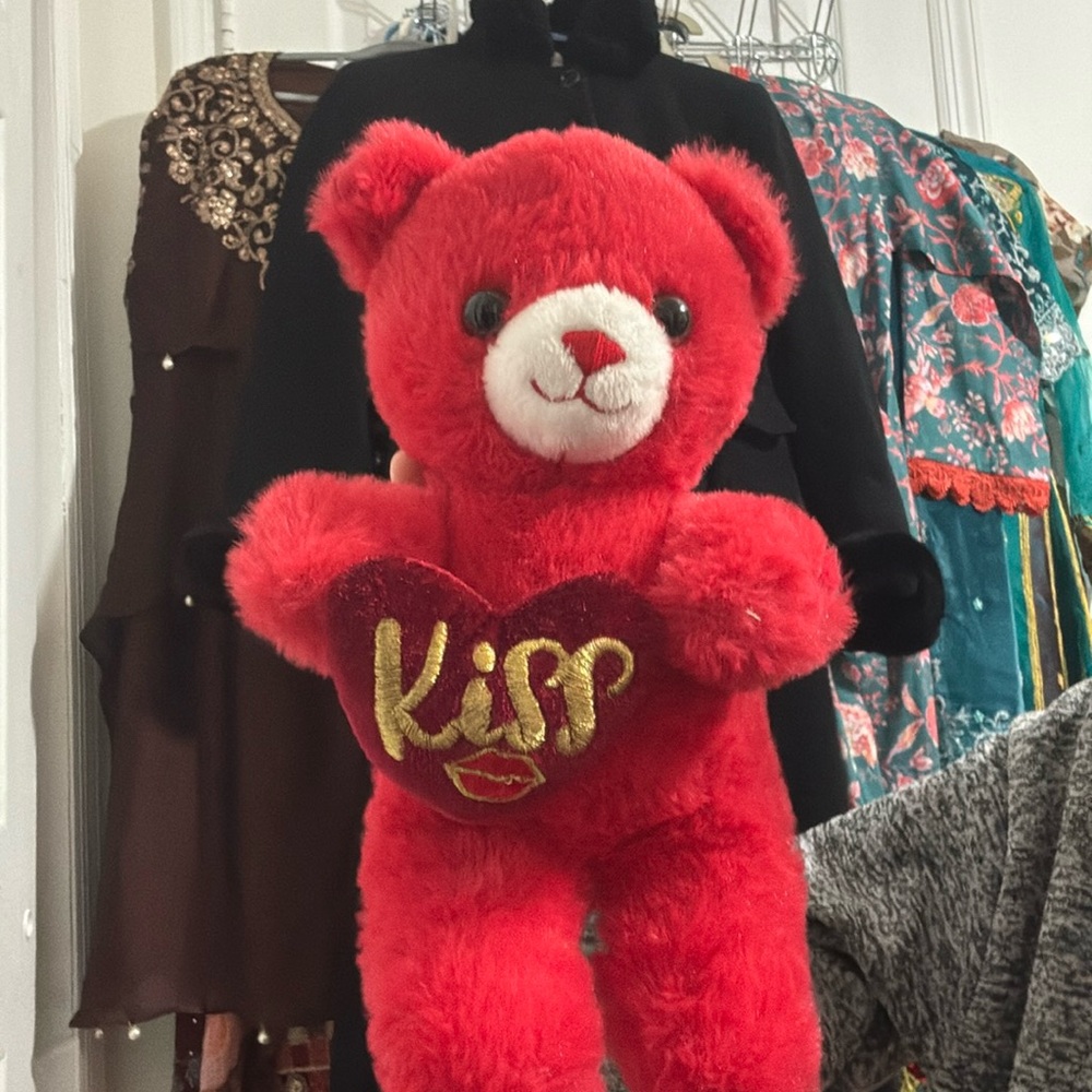 Red Love Bear